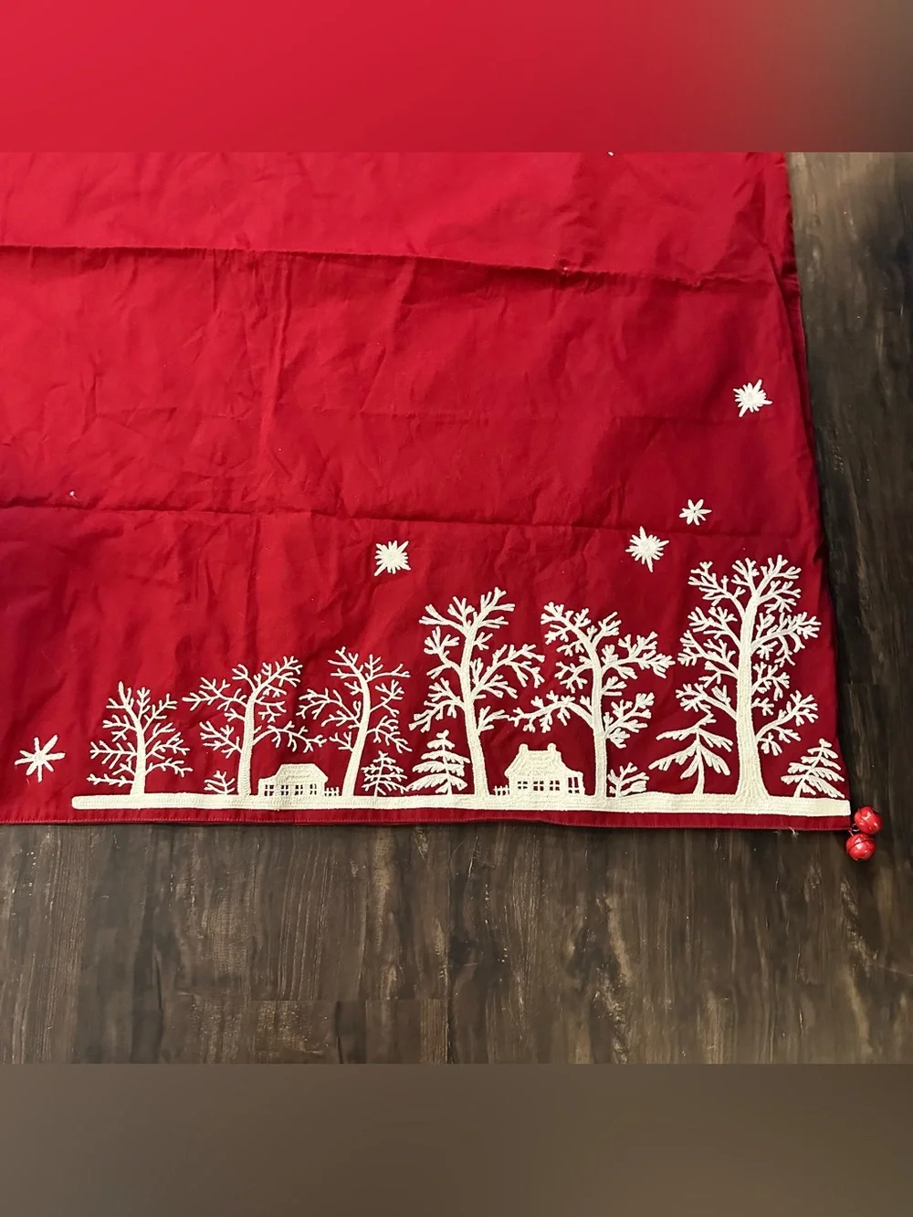 Pottery Barn Sleigh Bell Crewel Emroidered Cotton Table Throw